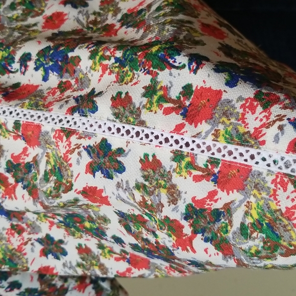 2/$12 Spring Floral 3/4 Sleeve Crop Top Size S - Picture 8 of 9